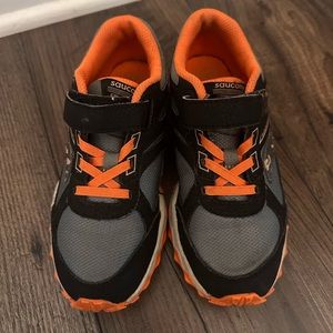 Saucony little boy, tennis shoe